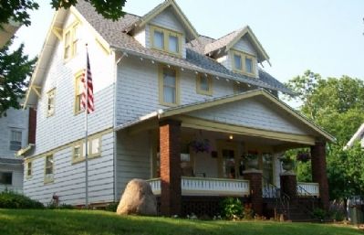 Dr. Bob's Home and Markers image. Click for full size.