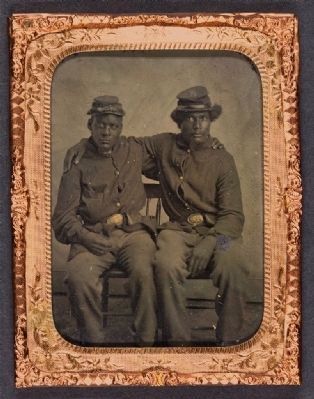 Unidentified brothers in arms image. Click for full size.