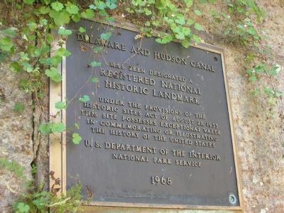 Delaware and Hudson Canal Plaque image. Click for full size.