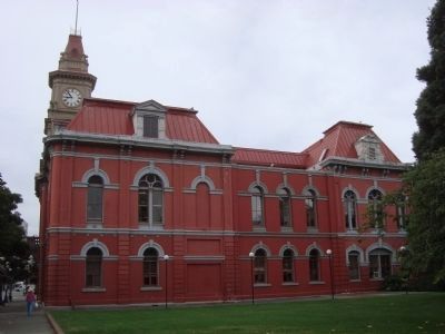 Victoria City Hall image. Click for full size.