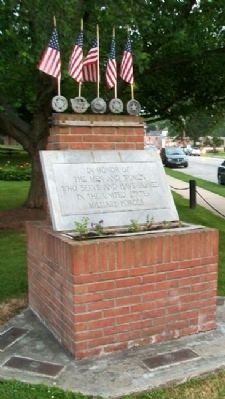 Willoughby Veterans Memorial image. Click for full size.
