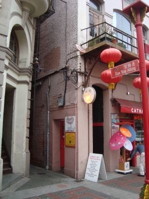 The Entrance to Fan Tan Alley image. Click for full size.
