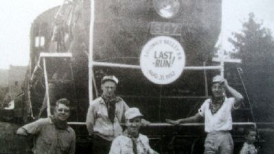 Photo on Road versus Rail Marker image. Click for full size.