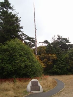 World�s Tallest Totem Pole Marker image. Click for full size.