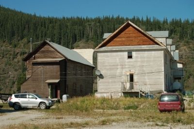 The Yukon Hotel (left), The Front St. Inn (right) image. Click for full size.
