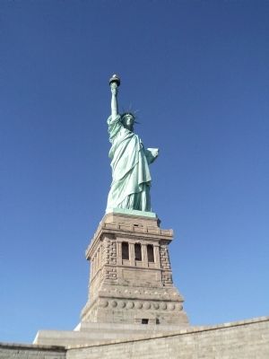 Liberty Enlightening the World image. Click for full size.