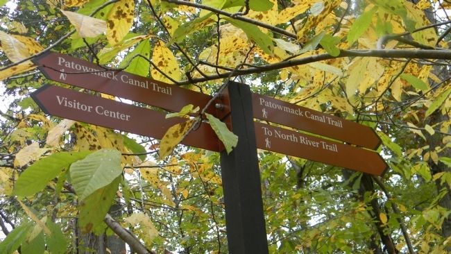 Directional signage, north of the Great Falls Park visitors center image. Click for full size.