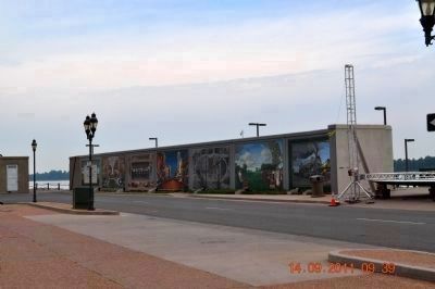 Paducah Wall to Wall Floodwall Mural Project image. Click for full size.