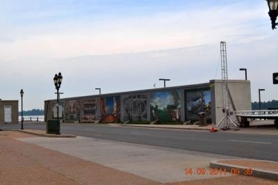 The Paducah Wall to Wall Floodwall Mural Project image. Click for full size.