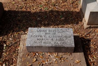Sarah Harrison Tombstone image. Click for full size.