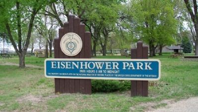 Eisenhower Park Sign image. Click for full size.