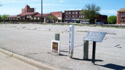 The Old Chisholm Trail Post and Marker image. Click for full size.