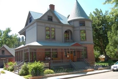The Adams House on Van Buren Street image. Click for full size.
