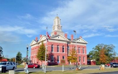 The March to the Sea Marker in front of the Johnson County Courthouse image. Click for full size.
