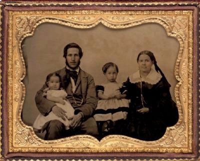 Lent Munson Hitchcock with wife Emily and their two children image. Click for full size.