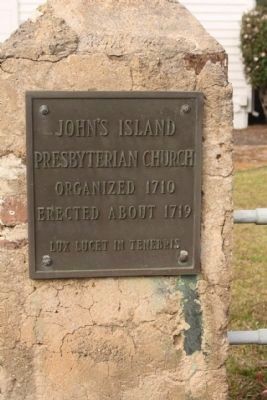 John's Island Presbyterian Church Marker, right gatepost image. Click for full size.