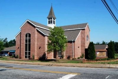 Holy Cross Episcopal Church<br>203 East College Street Simpsonville image. Click for full size.
