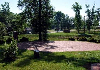 Holy Cross Episcopal Church Labyrinth & Marker image. Click for full size.