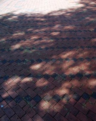 Holy Cross Episcopal Church Labyrinth Brickwork image. Click for full size.