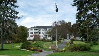 Old Orchard World War Memorial image. Click for full size.