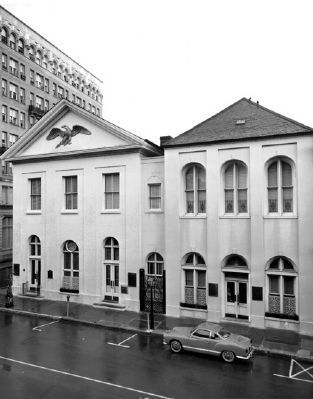 South Carolina National Bank<br>of Charleston (c. 1817)<br>16 Broad Street image. Click for full size.