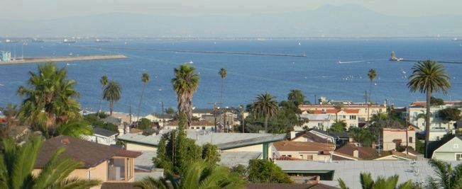 Harbor view from the "Middleside" hills above the Fort MacArthur/500 Varas Square Historic Dist. image. Click for full size.
