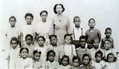 Mrs Nutter's Class Photo on The South Park Community Marker image. Click for full size.