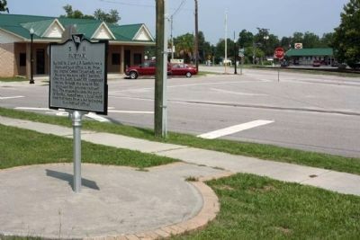 Fairfax Marker at 7th Street near Sumter Avenue, looking north image. Click for full size.