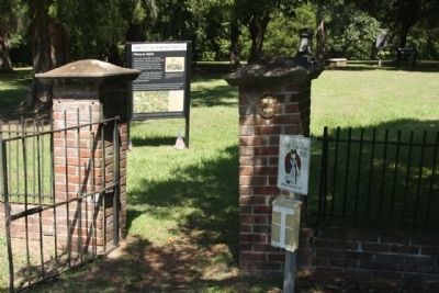 Eutaw Springs Battlefield Park Marker, added on right gate post image. Click for full size.