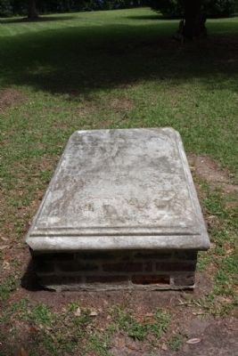 Eutaw Springs Battlefield Park, Grave of Major Majoribanks, as mentioned image. Click for full size.
