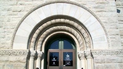 Douglas County Courthouse Entry Arch image. Click for full size.