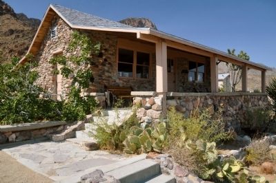 Mitchell Cabin / Visitor Center image. Click for full size.