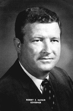 Robert E. McNair<br>December 14, 1923 - November 17, 2007. Click for full size. Robert E. McNair<br>December 14, 1923 - November 17, 2007 image. Click for full size.