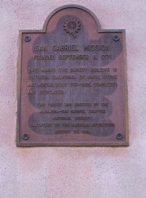 Daughters of the American Revolution Marker (right) image. Click for full size.