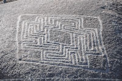 Hemet Maze Stone image. Click for full size.