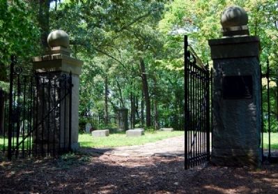 Calhoun Plantation Cemetery Gate and Marker image. Click for full size.