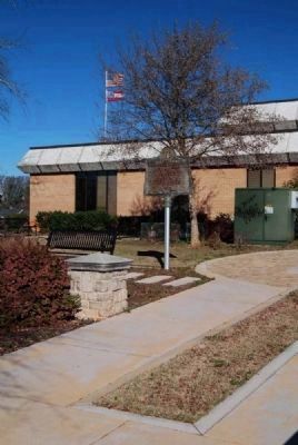 Hart County Marker<br>Hart County Courthouse in Background image. Click for full size.