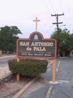 Entrance Sign at 3015 Pala Mission Road image. Click for full size.