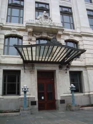 Rear Entrance to the Louisiana State Supreme Court image. Click for full size.