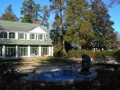 Reynolda House (right) image. Click for full size.