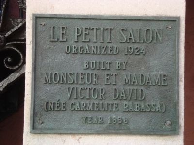 Le Petit Salon Plaque image. Click for full size.