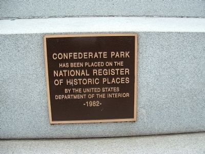 Jefferson Davis Memorial image. Click for full size.