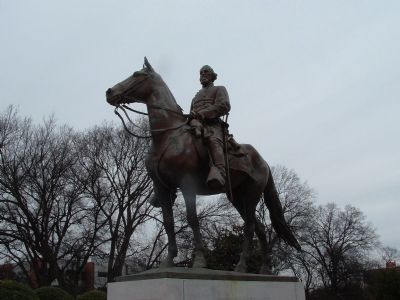 Confederate General Nathan Bedford Forrest Statue image. Click for full size.