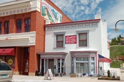 Old Homestead Parlour House Marker image. Click for full size.