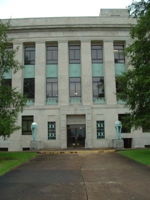 Weakley County Courthouse image. Click for full size.