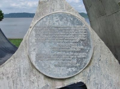 Plaque on Fountain. Click for full size. Plaque on Fountain image. Click for full size.