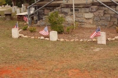 Union graves amid the Confederate dead- from photo 5 image. Click for full size.