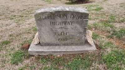 Jefferson Davis Highway Marker image. Click for full size.