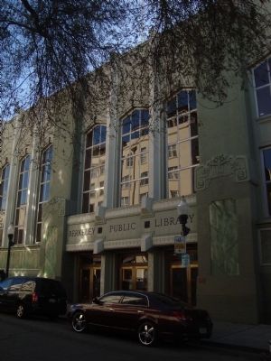 Berkeley Public Library Entrance image. Click for full size.