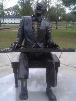 Ray Charles Memorial Statue image. Click for full size.